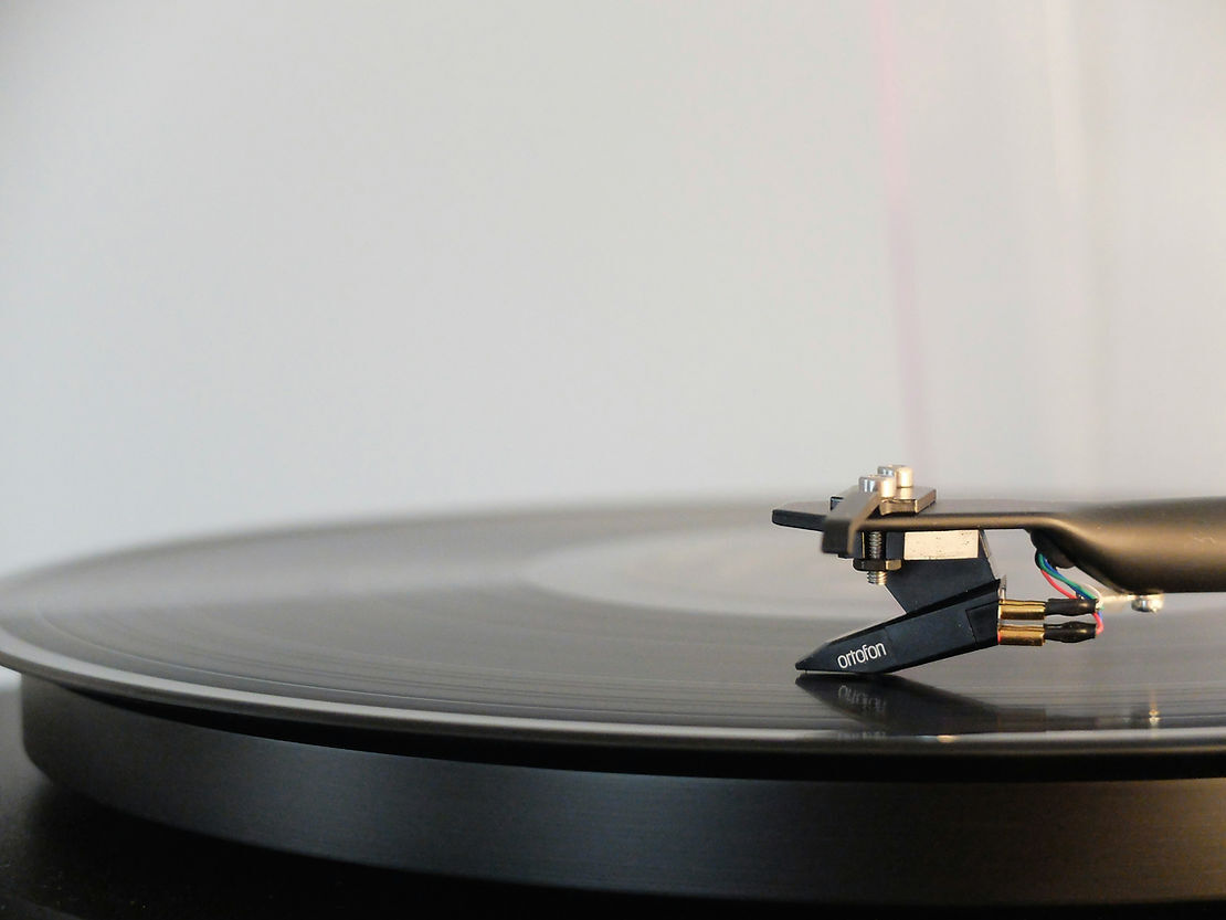 Online vs. In-Person Music Lessons: Which is Right for You?
