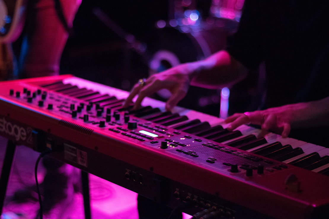 Can You Learn Piano on a Keyboard? A Beginner’s Guide to Getting Started