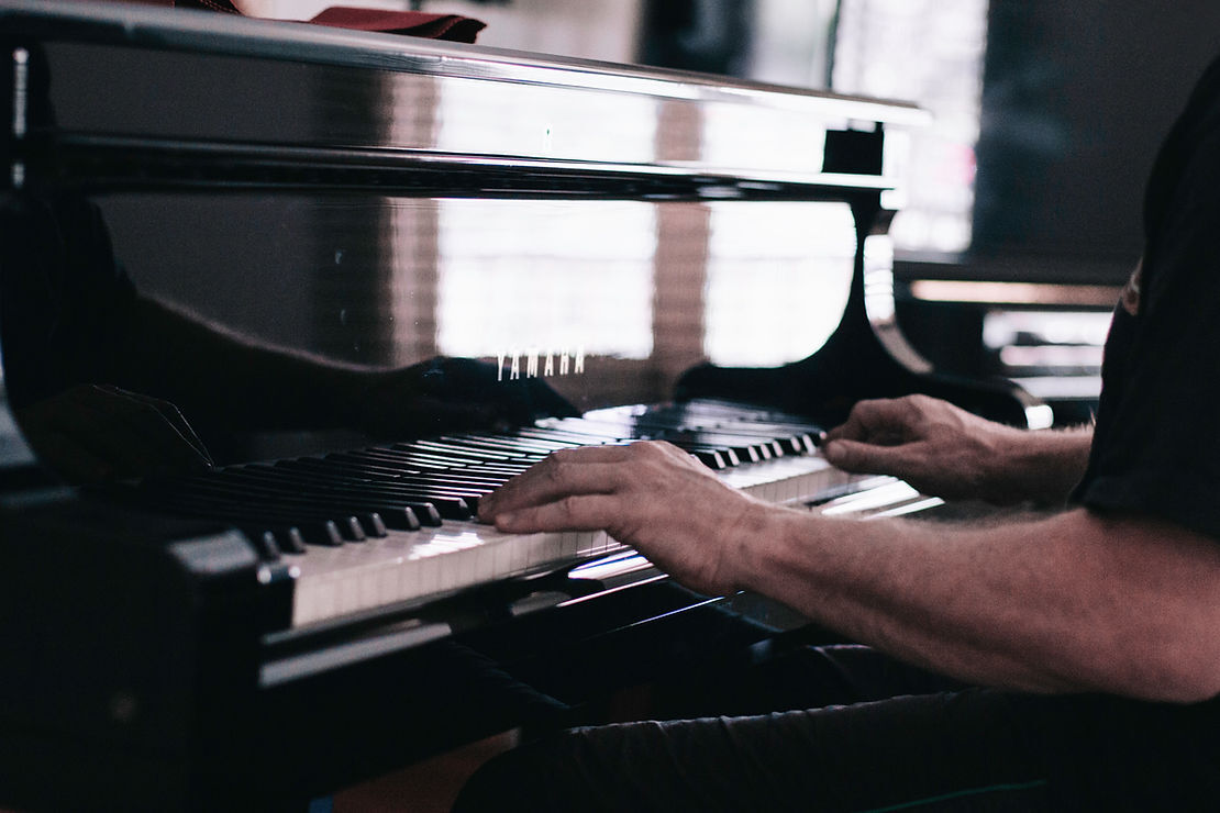 What is Melody in Music? Learn to Create Beautiful Melodies on Piano