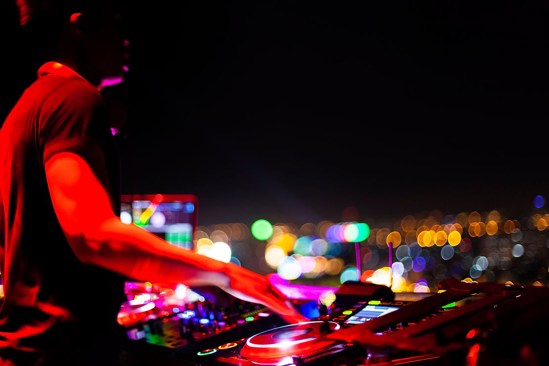 Best DJ Starter Kit: 10 Must-Have Items for Your First DJ Setup in 2025