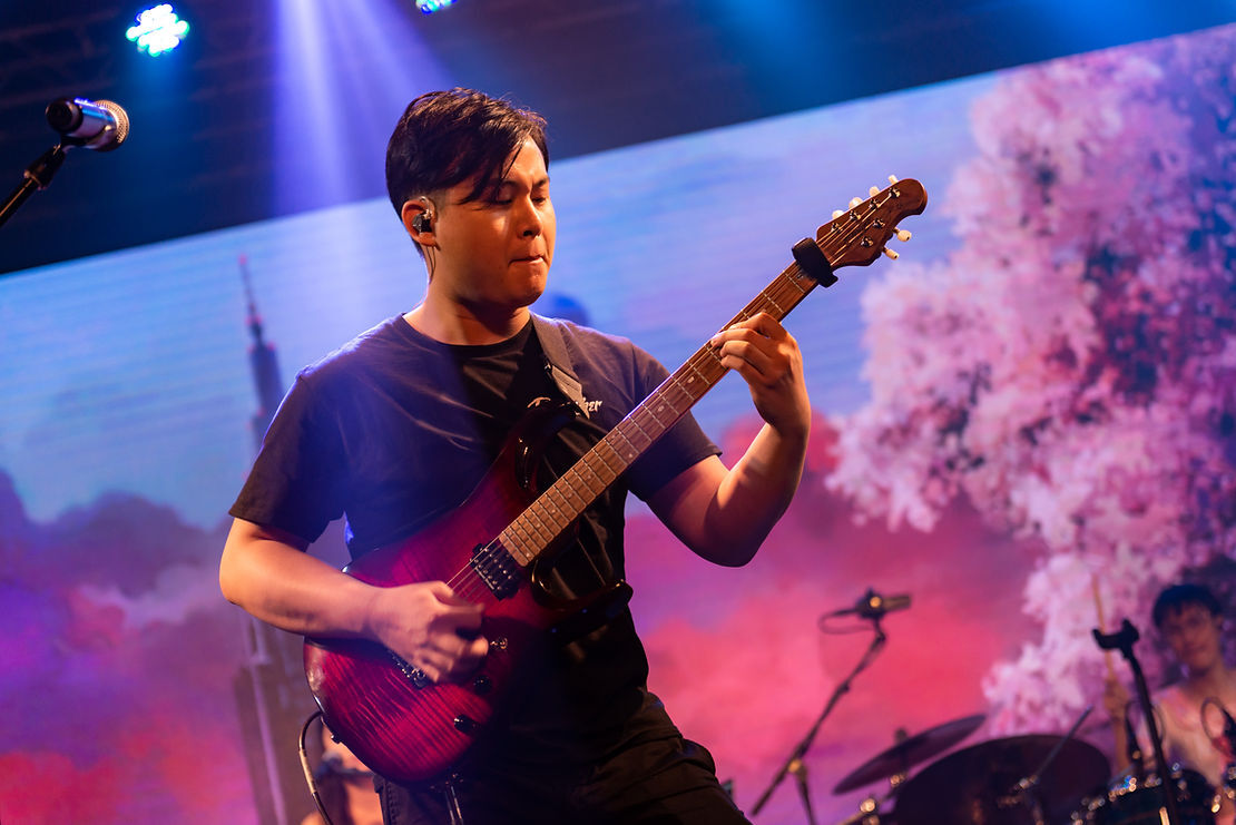 Rock Guitar for Beginners: Chords, Songs & Tips to Get Started