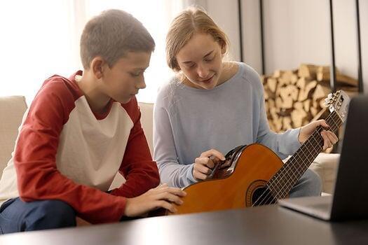 I Took Guitar Lessons In Toronto and Online Guitar Lessons: Here's What I Learned