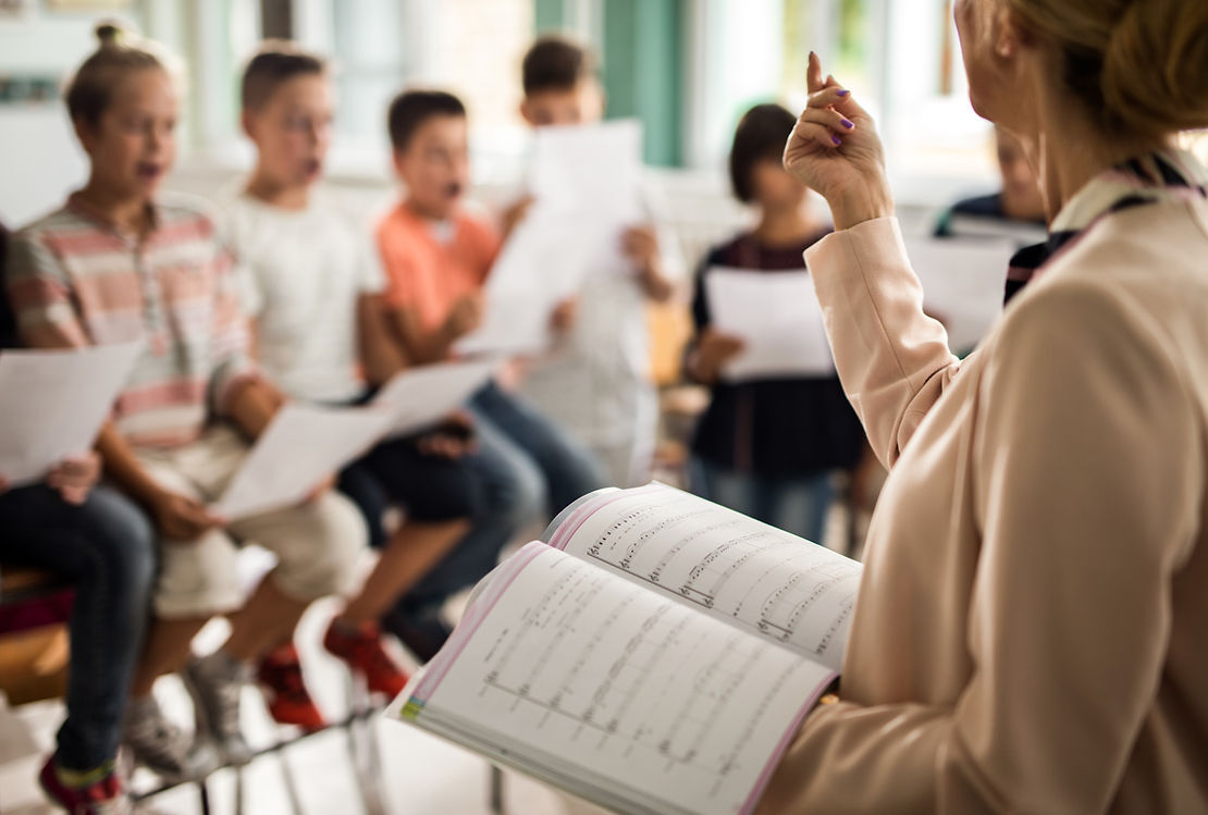 Group vs Private Music Lessons: What’s Best for Kids & Adults?