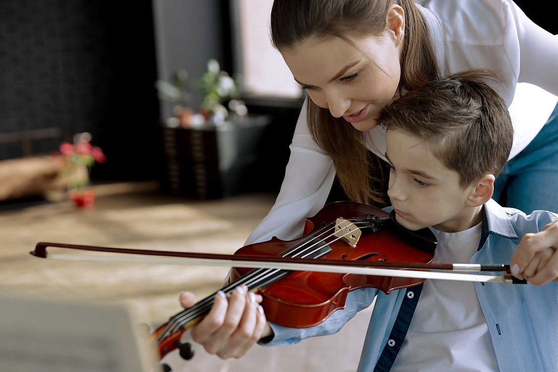 Virtual vs In-Person Music Classes Toronto | Best Option for You