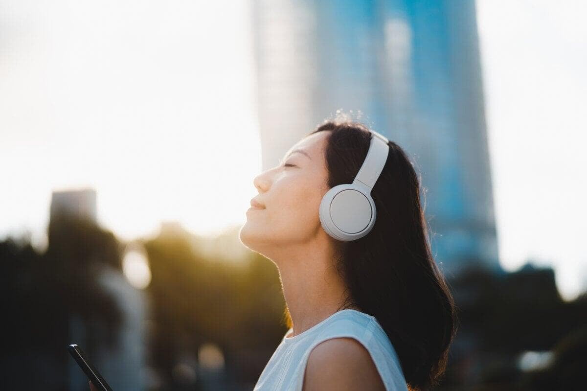 11 Simple Steps to Play Songs by Ear (Easy Guide 2026)
